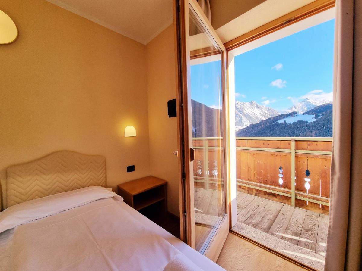 Hotel San Carlo, Tra Bormio E Livigno イゾラッチャ エクステリア 写真