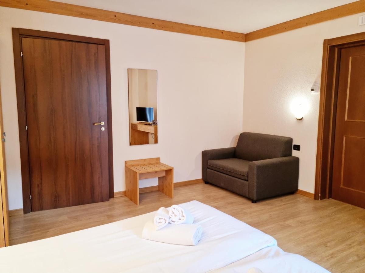 Hotel San Carlo, Tra Bormio E Livigno イゾラッチャ エクステリア 写真