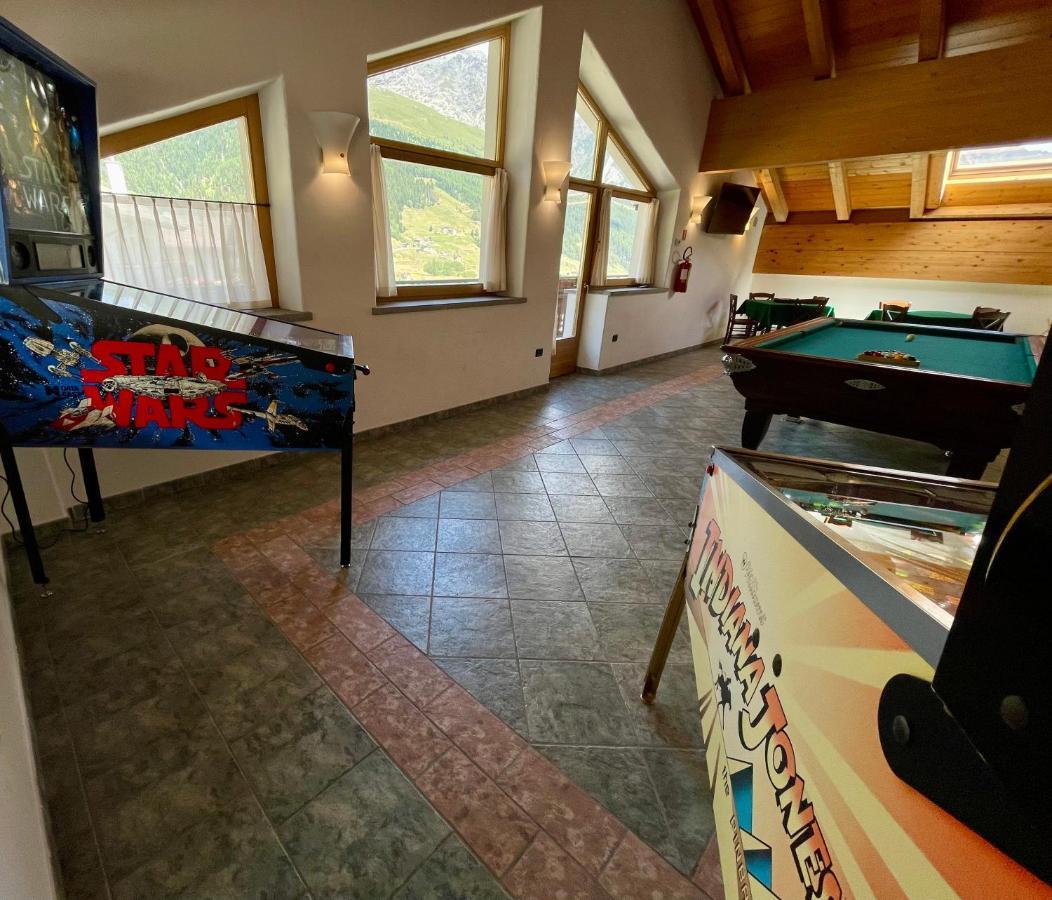 Hotel San Carlo, Tra Bormio E Livigno イゾラッチャ エクステリア 写真