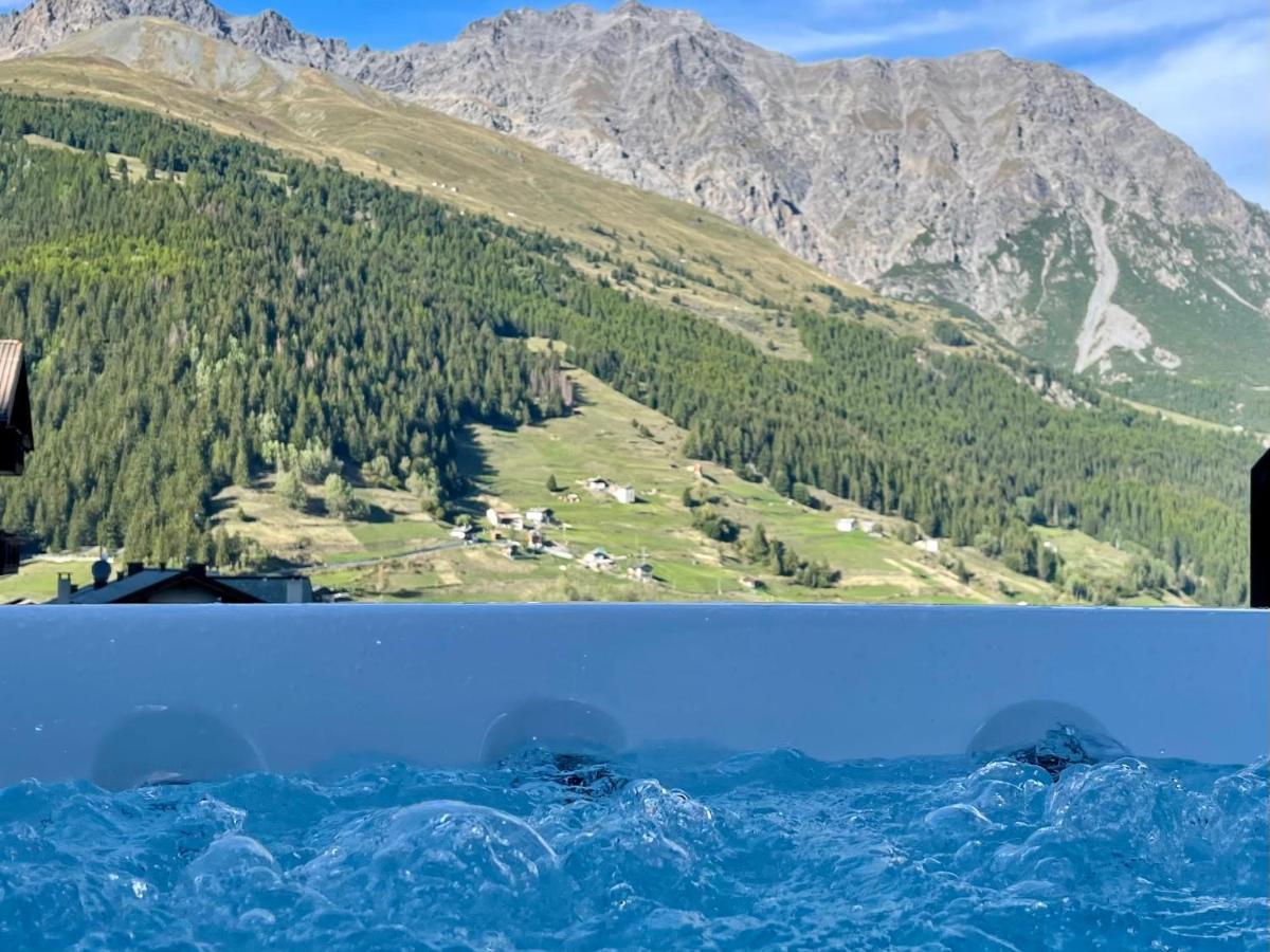 Hotel San Carlo, Tra Bormio E Livigno イゾラッチャ エクステリア 写真
