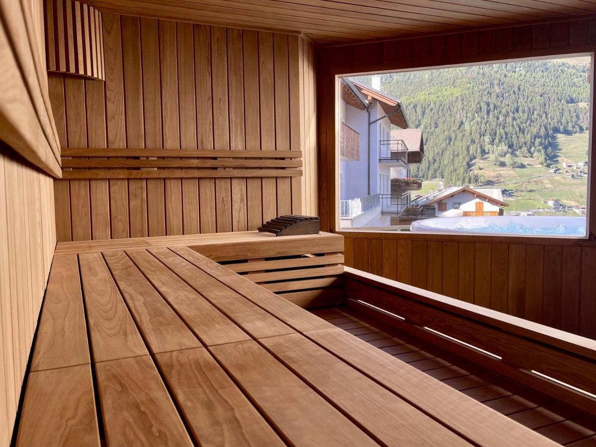 Hotel San Carlo, Tra Bormio E Livigno イゾラッチャ エクステリア 写真