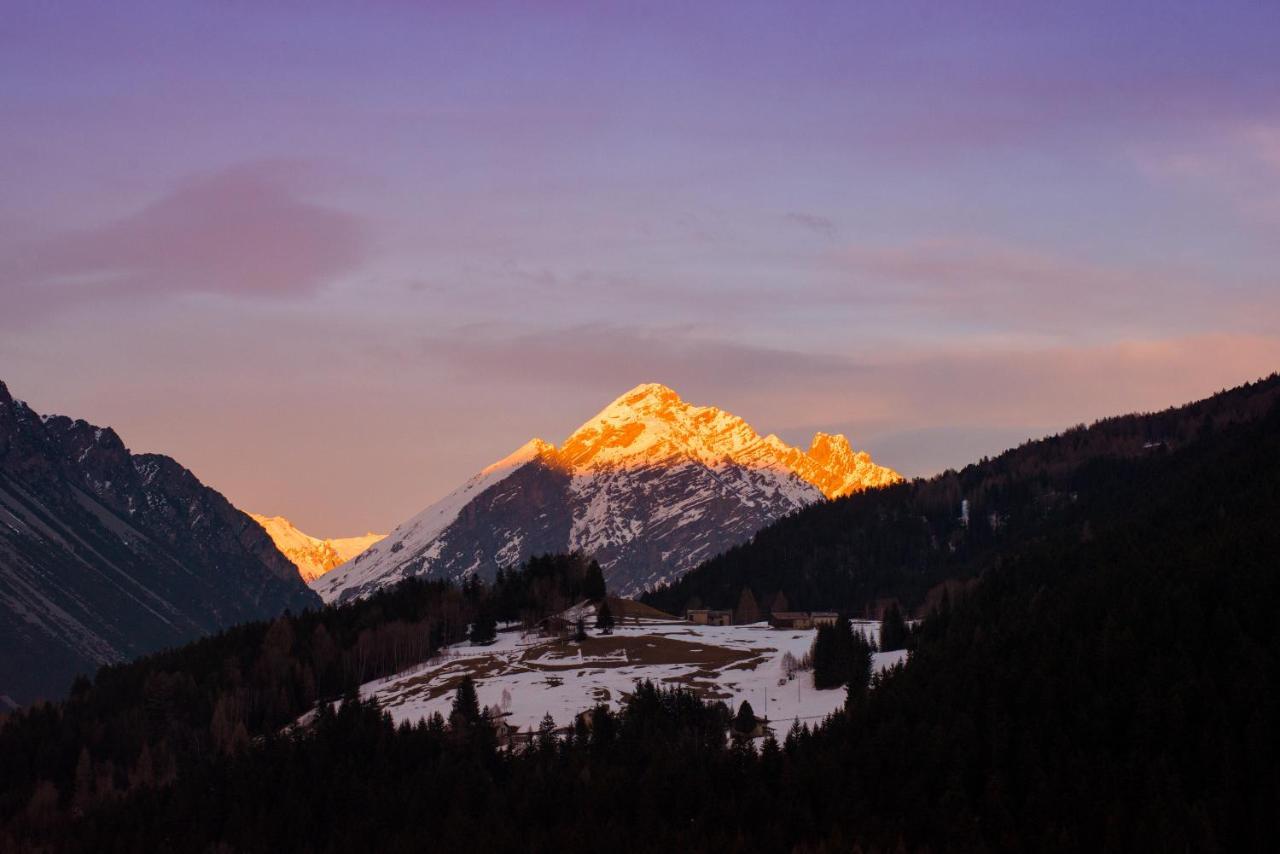 Hotel San Carlo, Tra Bormio E Livigno イゾラッチャ エクステリア 写真