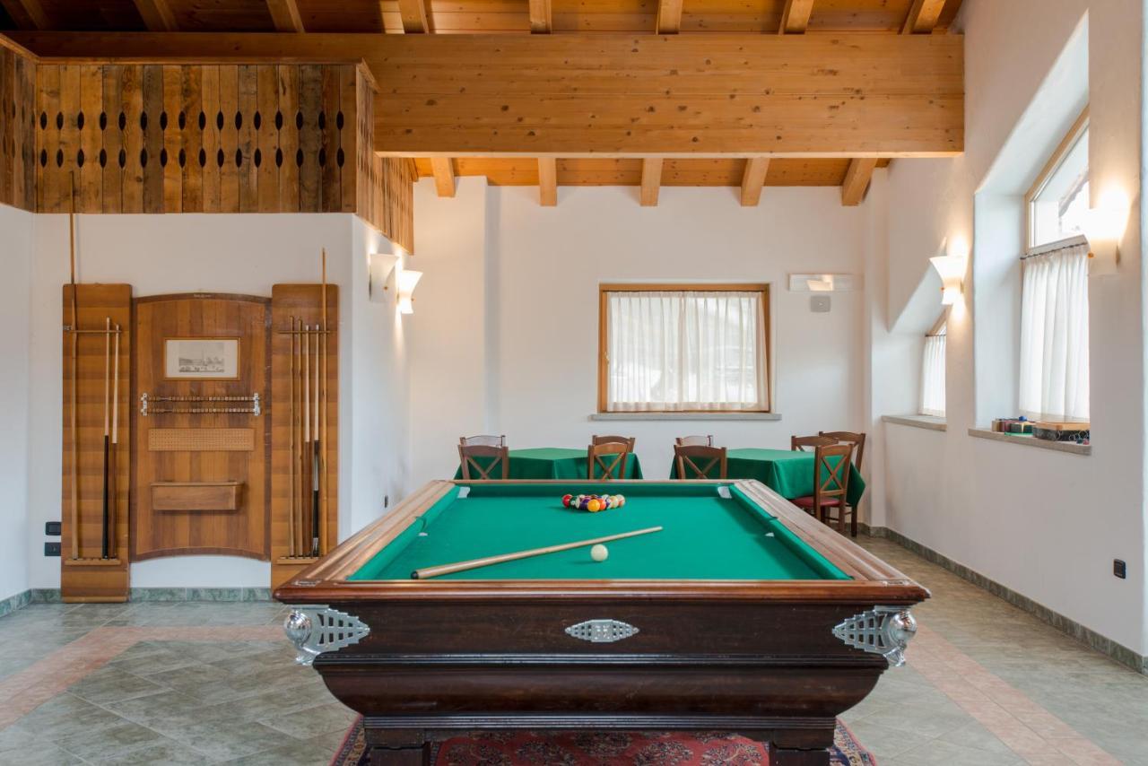 Hotel San Carlo, Tra Bormio E Livigno イゾラッチャ エクステリア 写真
